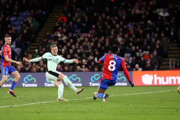 Grading Chelsea's players in the Premier League game, almost falling asleep, but still coming back to cheer, scoring 2 goals in injury time, overtaking Crystal Palace 3-1 : Player Ratings